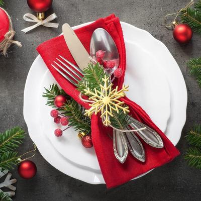 12Pcs/Set Napkin Ring Reindeer Snowflake Shape Metal Festive Napkin Holders Tableware Christmas