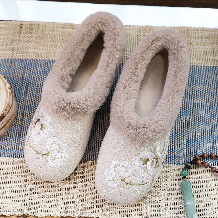 Women's Snow Boots Autumn New Plush Inner Lining Women's Cloth Shoes Retro National Style Low Heel Embroidered Shoes