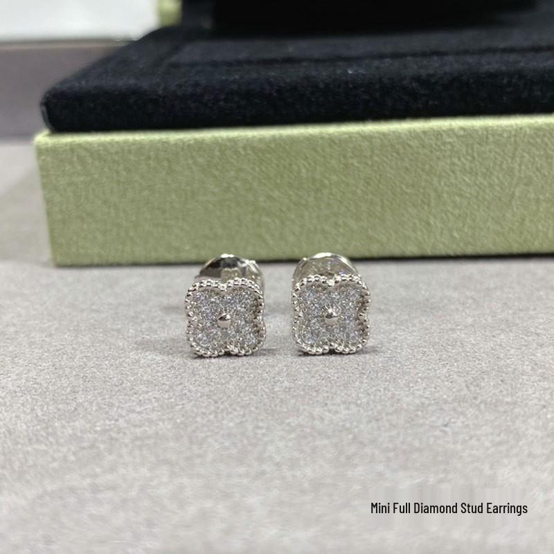 High-Version 18K Rose Gold Earrings: Four-Leaf Clover with White Mother-of-Pearl & Red Agate - Fashionable, Luxurious, INS Style.