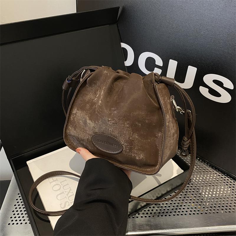 Niche Fashion Trendy Bags for Women New Pleated Fashionable Small Square Bags Simple Casual Fashionable Shoulder Bags
