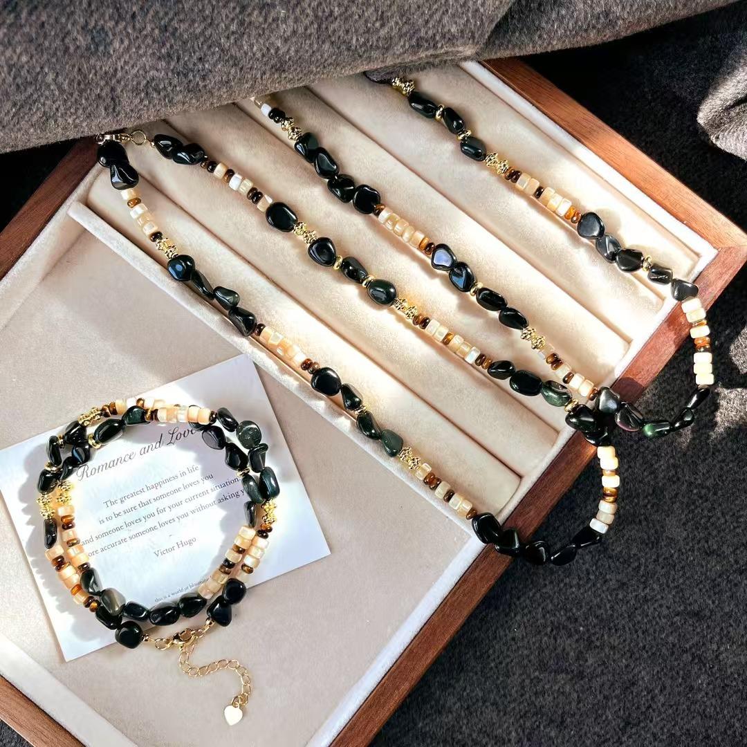 

Vintage Maillard Natural Shell Natural Black Agate Contrast Colour Necklace Clavicle Chain Sweater Chain