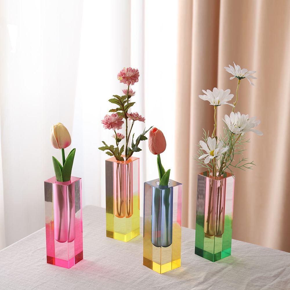 Modernes Design Kleine quadratische Acrylsäulen-Vase für Tischdekoration