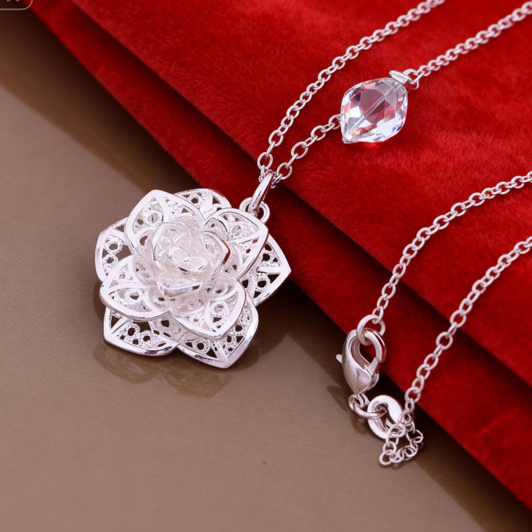 

charms Copper Pretty Flowers Pendant Necklace For Women fashion luxury Jewelry party wedding Christmas gifts Y21074YY-