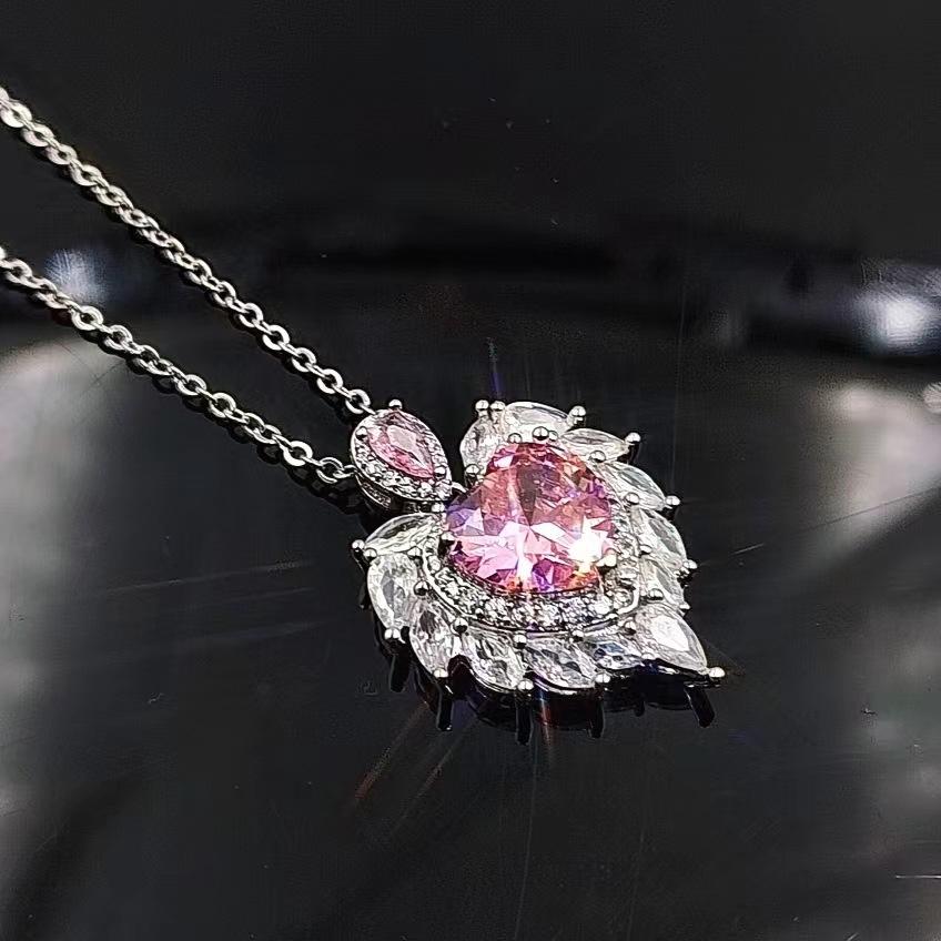 

Jewelry Design Angel Wings Necklace Simulation Pink Diamond Heart Pendant Women s Versatile Fashion Clavicle Chain National Style Copper, gold-plated
