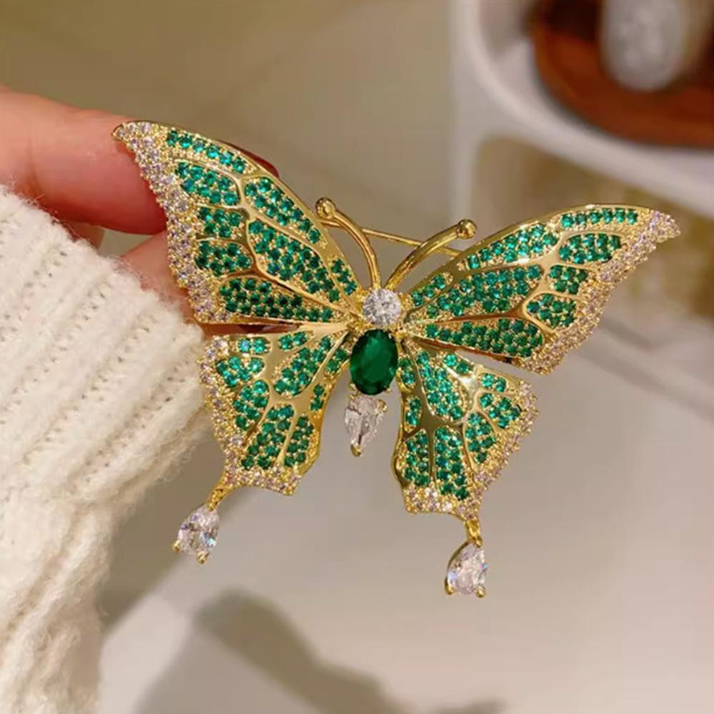 

Creative Zircon Butterfly Brooch, Niche Design Women s Anti-Exposed Pin, High Luxury Scarf Buckle, Suit Accessories