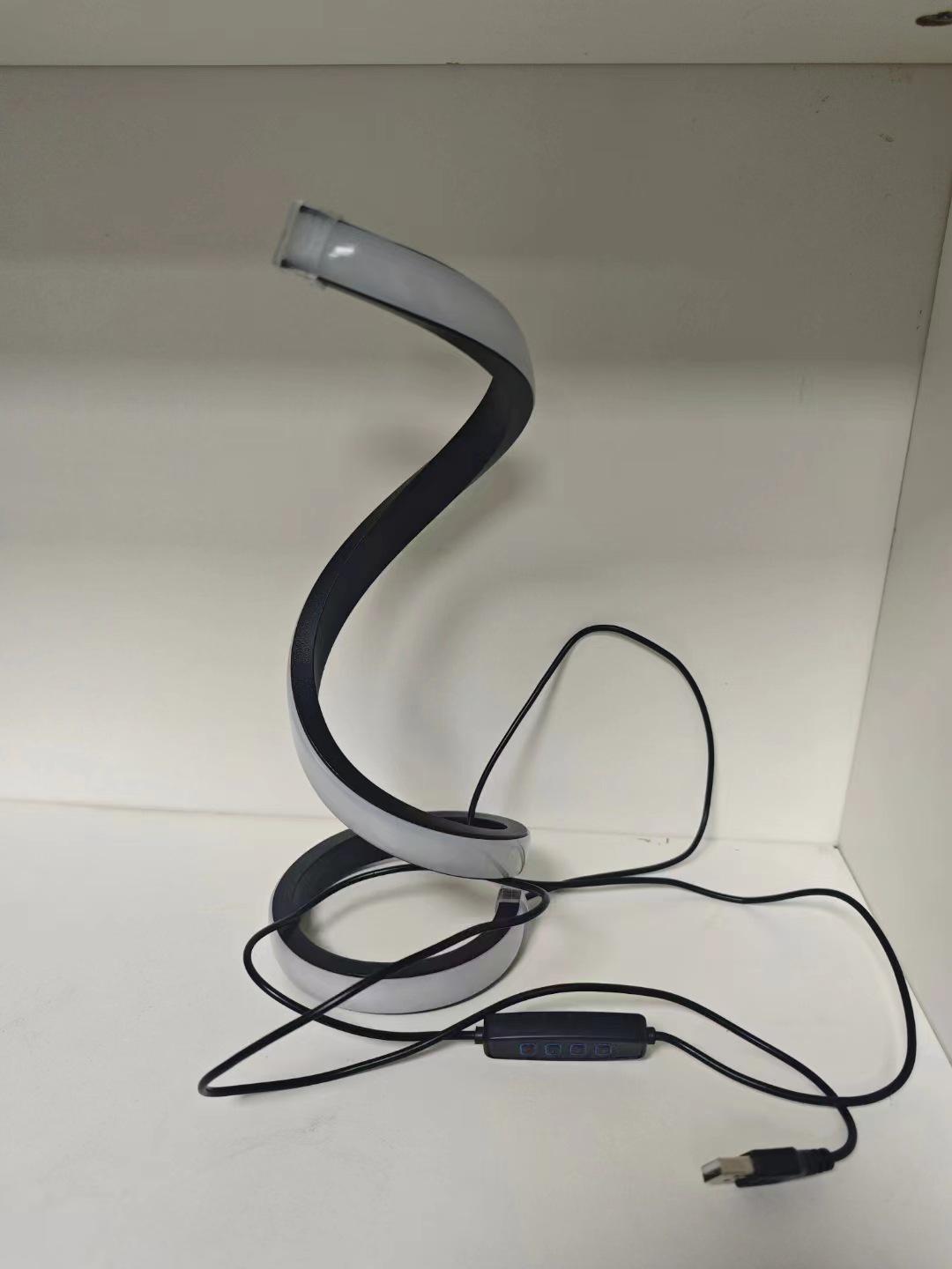 

Креативная настольная лампа на гибкой ножке с трехцветной регулировкой яркости для спальни и бара Three-color Dimming/5V/USB-Plug-in