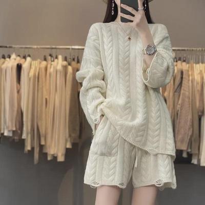 Conjunto de Duas Peças de Shorts de Tricô de Cintura Alta e Suéter Feminino: Estilo Aconchegante de Outono e Inverno