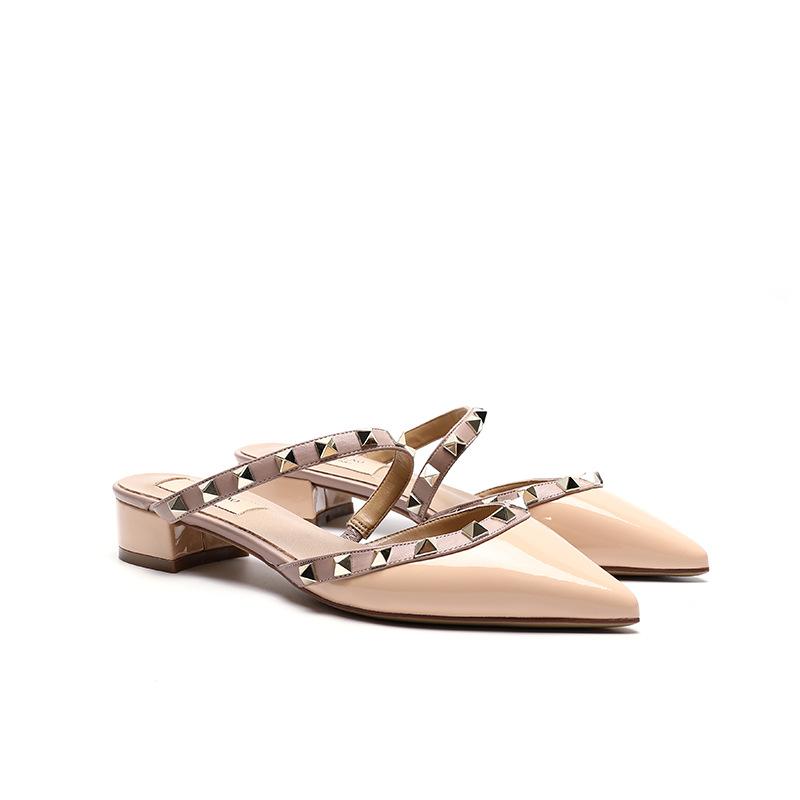 Summer new versatile willow thick heel middle heel shoes rivet pointed half drag sandals women's bag head outer wear women's shoes