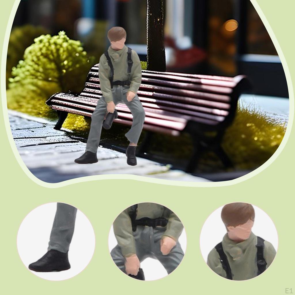 1/64 Scale Male Photographer Figurine, Miniature 3D Character for Decoration.
