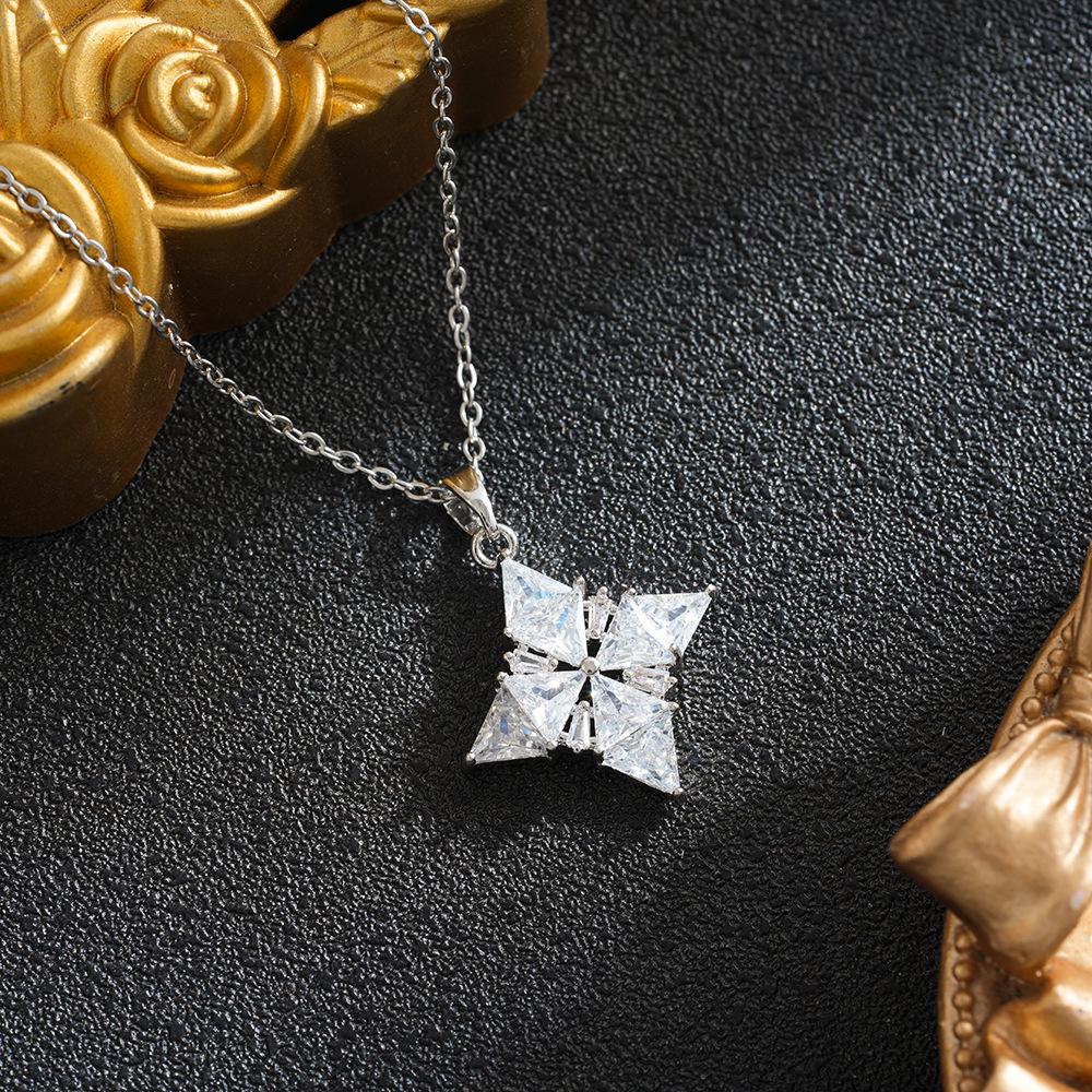 Cubic Zirconia Four-Leaf Flower Pendant Necklace - Trendy Titanium Steel Design