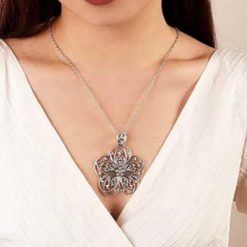Collana con Ciondolo Loto Etnico Vintage - Gioiello Floreale da Donna Regalo