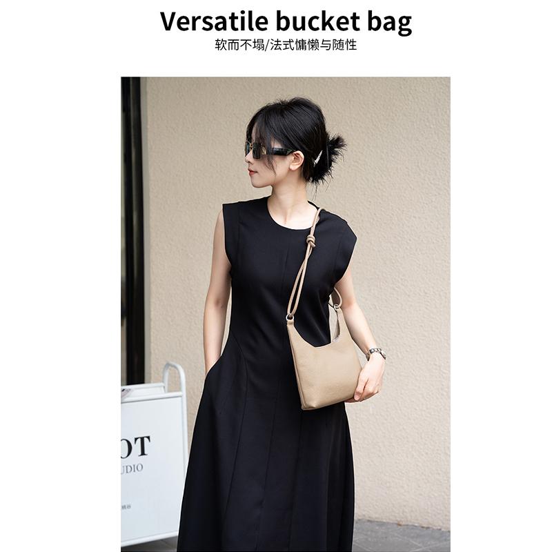 Women's First Layer Cowhide Messenger Bag New Leather Women's Bag Shoulder Bag Niche Design Commuter Bag