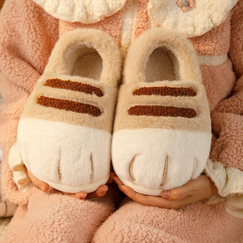 

Nanbo Wan Mengqu Cat Paw Plush Winter Slippers - Cozy Indoor/Outdoor Footwear for Couples 36-37 (Fits 35-36)