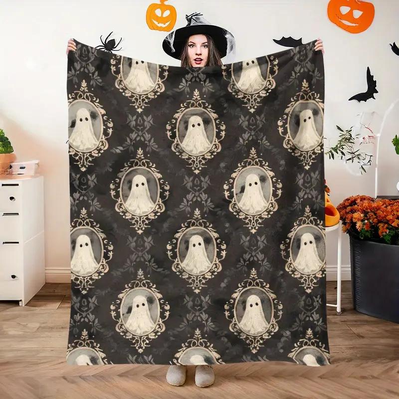 Halloween Ghost Pattern Knit Flannel Blanket - A Cozy Flannel Wrap for All Seasons - Perfect for Lounging, Camping, and Travel 130x150cm