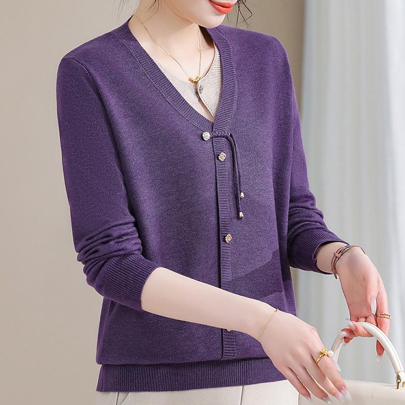 2025 Trendy Mom's Stylish Knit Cardigan: Spring/Fall Fake Two-Piece for Middle-Aged & Elderly Women
