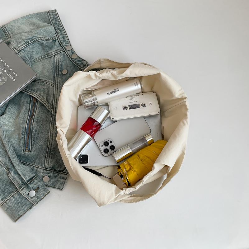 2025 New Armpit Large-capacity Cloth Bag Women's Rice Pure Fashion Casual Shoulder Bag Simple Texture Shopping Bag