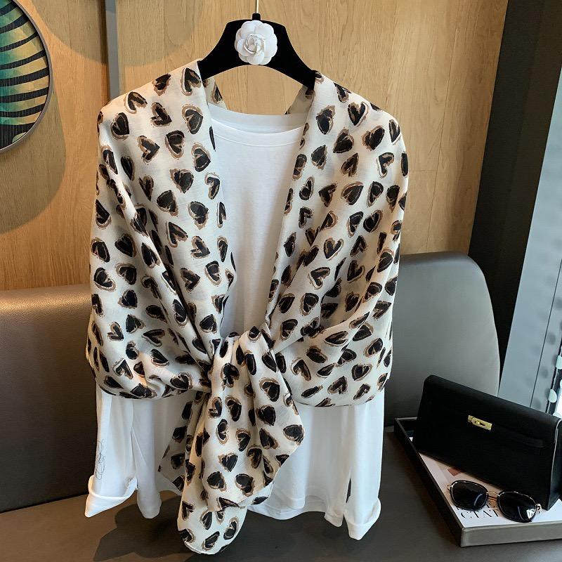 

Winter Lovely Heart Pattern Fringe Viscose Soft Scarf Cotton Shawls Women Perfect for Travel Casual Muslim Hijab 180*90Cm