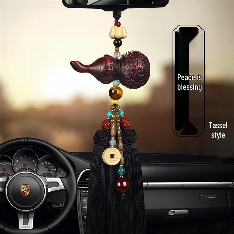 Peach Wood Gourd Car Pendant - Rearview Mirror Hanging Ornament for Safe Travel.