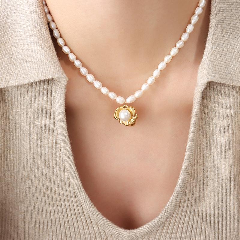 Fashion Light Luxury Pearl Chain Women'S Irregular Inlaid Imitation Pearl Pendant Necklace Niche Design Jewelry