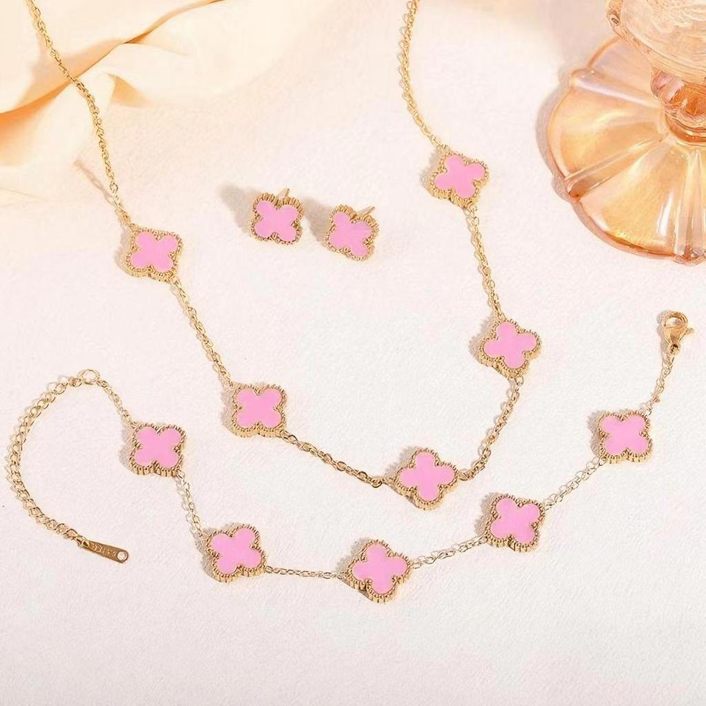 Titanium Steel Colorfast Four-leaf Clover Necklace and Bracelet Set Fashionable Elegant and Subtly Luxurious A Popular Online Clavicle Chain