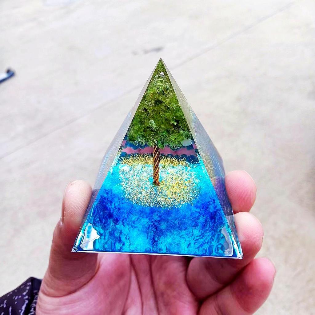 Crystal Stone Pyramid Resin Decor: Home, Office, Car Ornaments