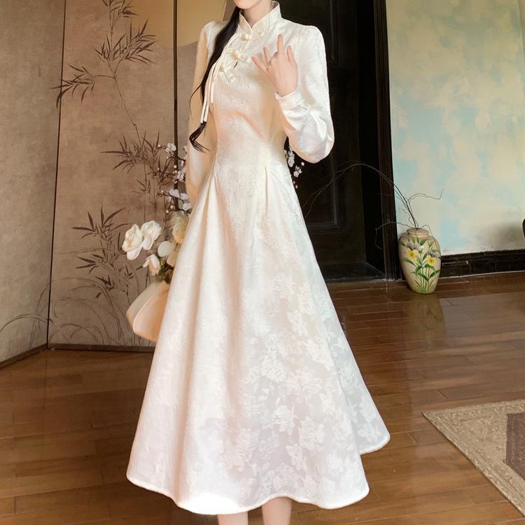 Plus Size Elegant Chinese Qipao: Spring/Autumn 2025 Slimming Long Dress for Women
