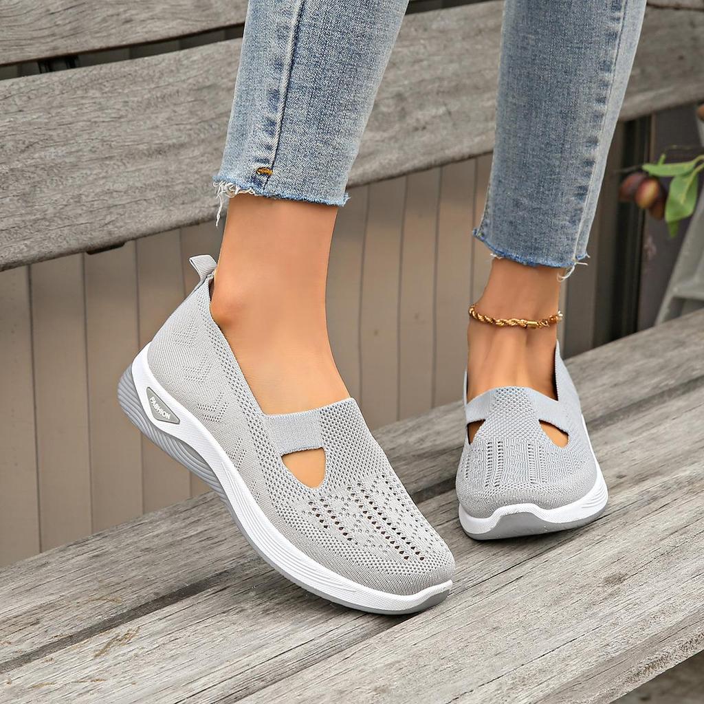 Women's 2025 Autumn Breathable Old Beijing Cloth Shoes for Middle-aged and Elderly - Large Size