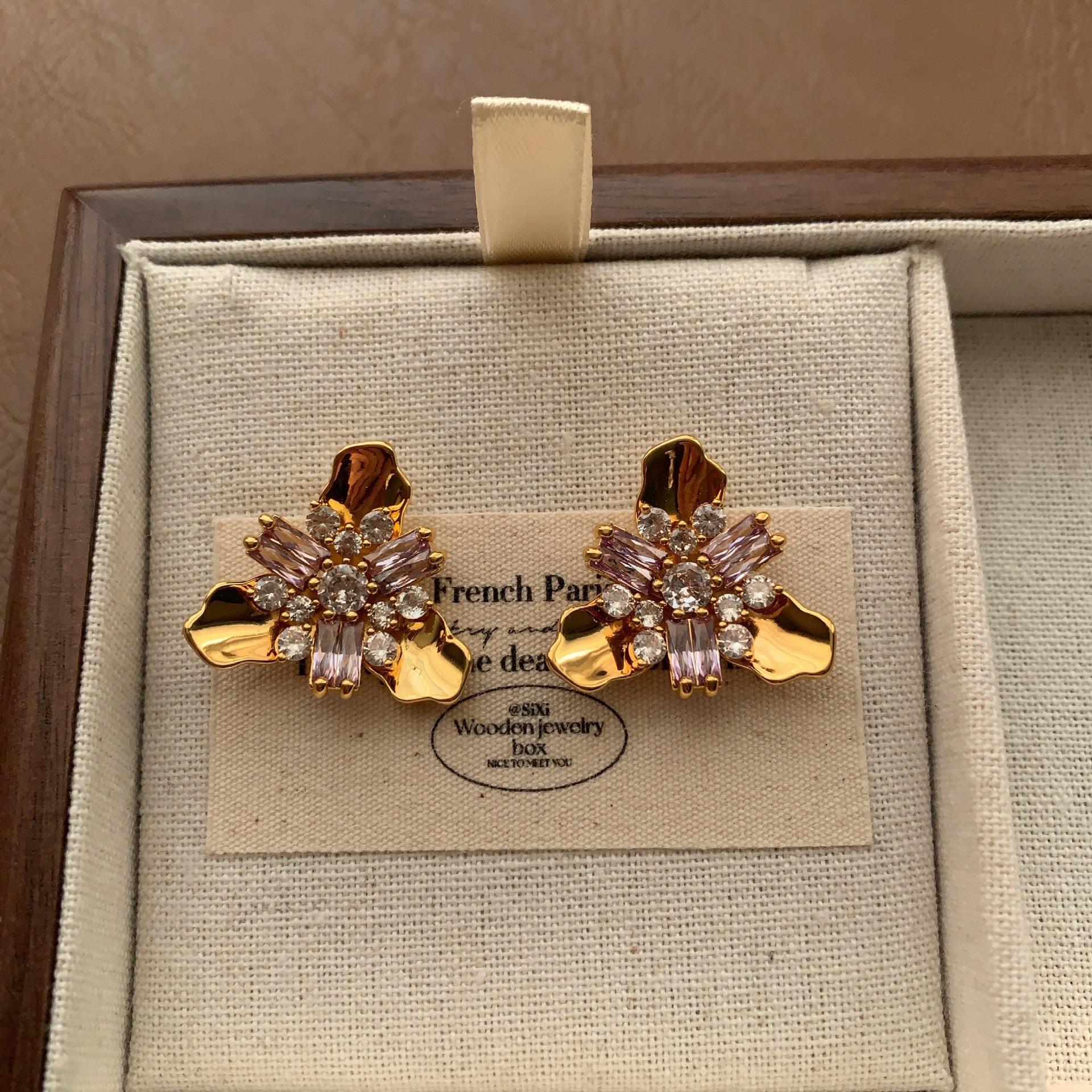 

Exquisite multi-colored flower clusters shining zircon stud earrings light luxury high-end earrings elegant temperament fashionable versatile models