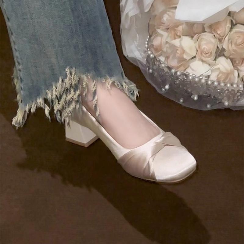 Fashion Mid Heels Women Pleated Shoes Elegant Cozy New Sandals Designer Classical Shallow Pumps 2025 Dress Brand Shoes Party Sandalias