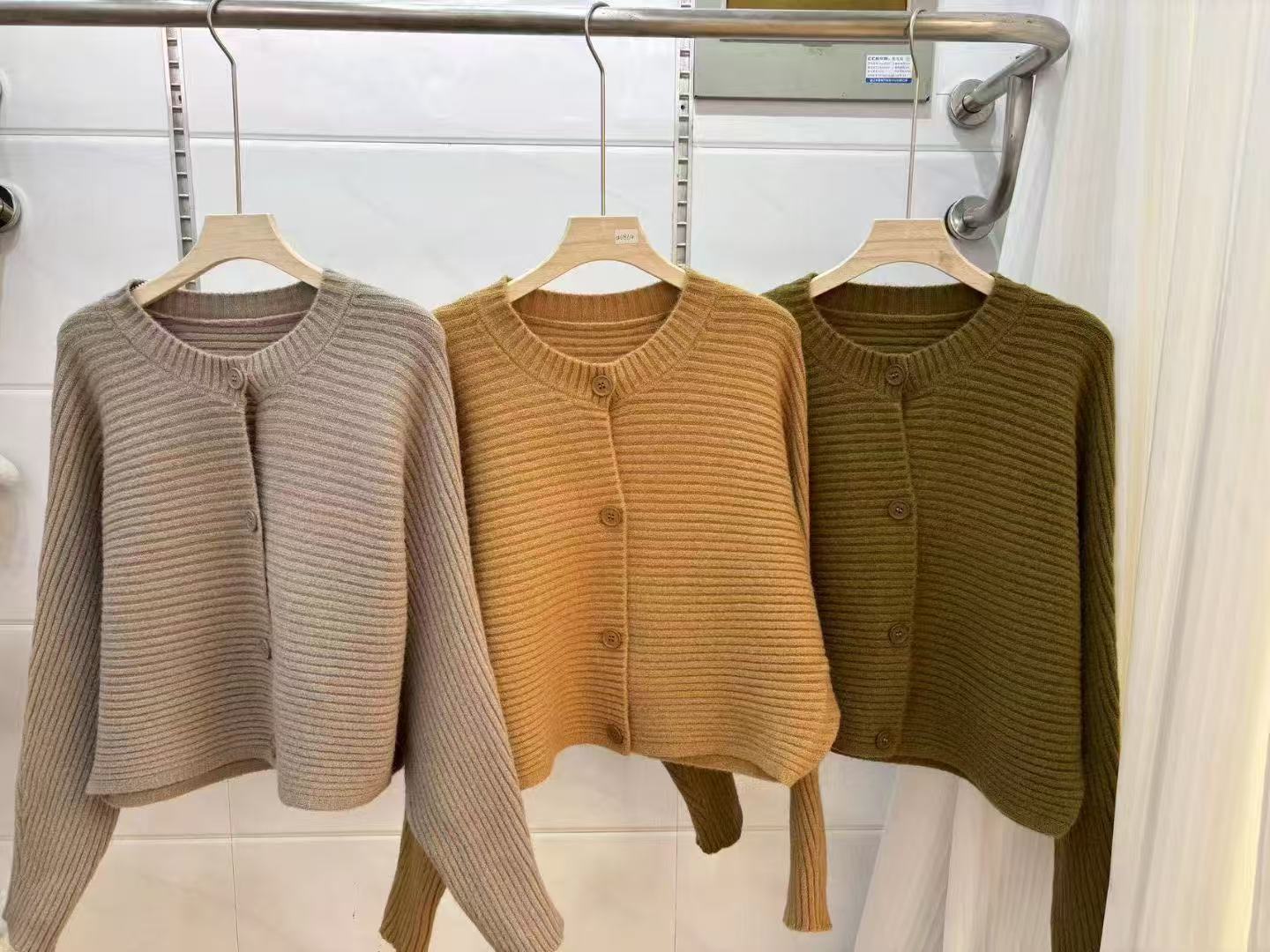 

Вязаный кардиган с рукавами «летучая мышь» для женщин, новая осенне-зимняя повседневная короткая куртка-свитер для женщин от Maillard average size