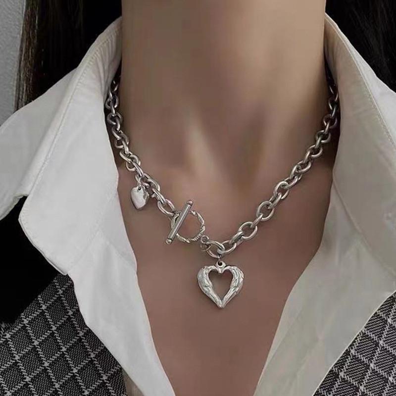 Fashion Love Heart Pendant Choker Necklace for Women Silver Color Clavicle Chain Female Party Jewelry on the Neck New