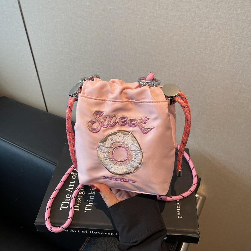 Embroidery donut messenger bag women's new casual shoulder bag commuter versatile portable bucket bag