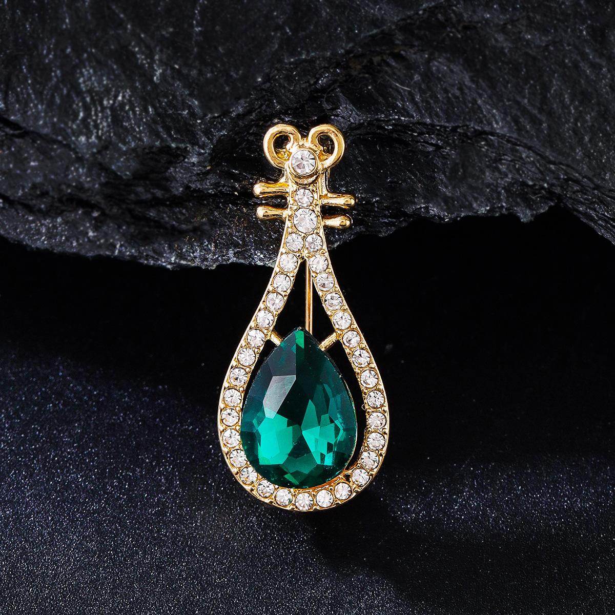 

Новая изысканная брошь-пипа в виде капли воды, нишевый дизайн, брошь из сплава со стразами, аксессуар для ханьфу, ципао, булавка для женщин