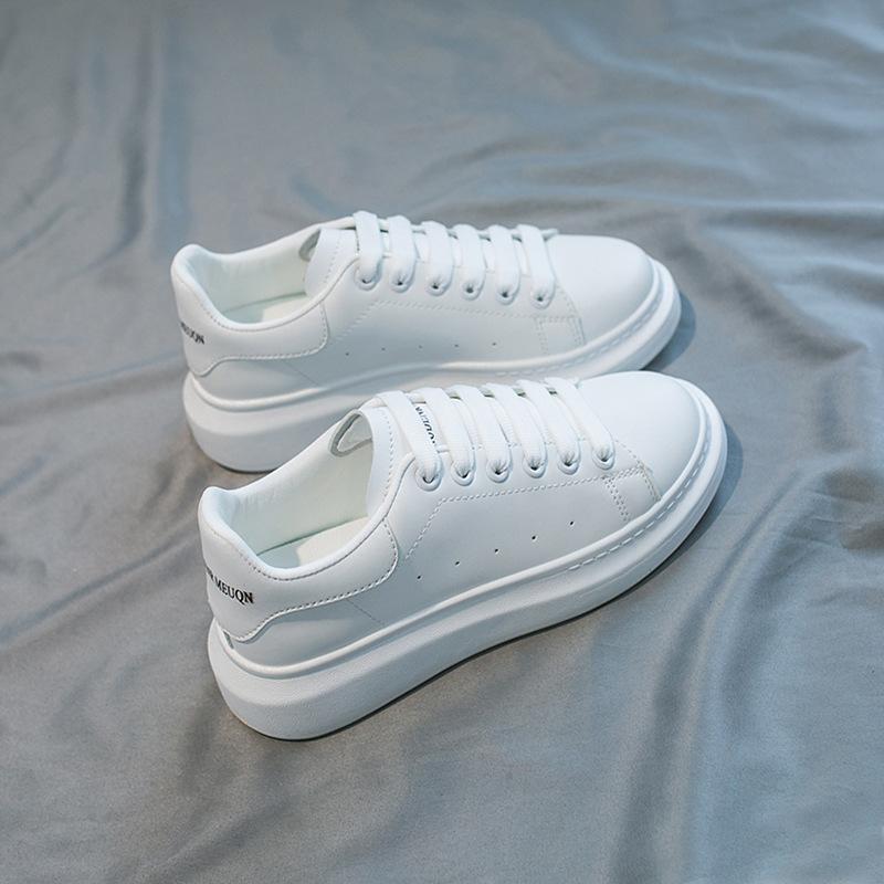 

McQueen белые туфли женские новые осенние универсальные микрофибра дышащие толстая подошва увеличивающие рост McQueen маффин женские туфли 35 белый