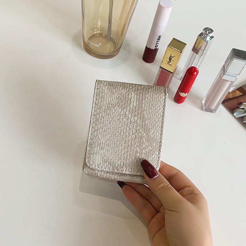 

Мини-кошелек для монет и косметичка с зеркалом с узором змеиной кожи грязно-белый