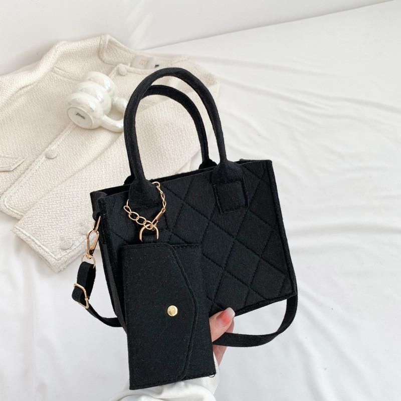 

Trendy Chic Wool Felt Small Square Crossbody Bag For Women Casual Commute чорний