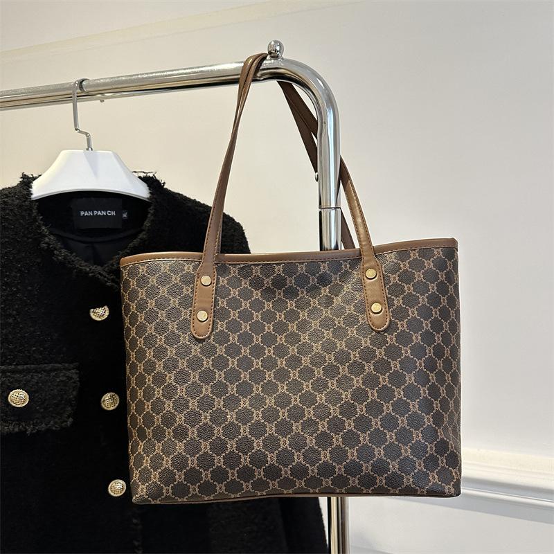 Premium bag women's 2025 new fashion versatile portable shoulder bag office worker commuting large-capacity tote bag