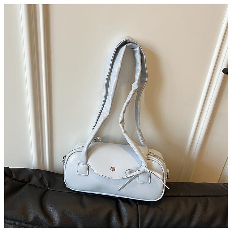 Portable pillow bag women's 2025 summer new large-capacity women's bag niche design shoulder messenger bag