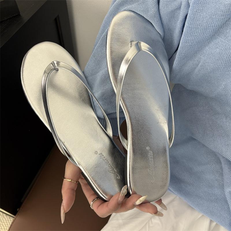 New flip-flops women's cold slippers non-slip beach seaside tide flat sandals women's shoes