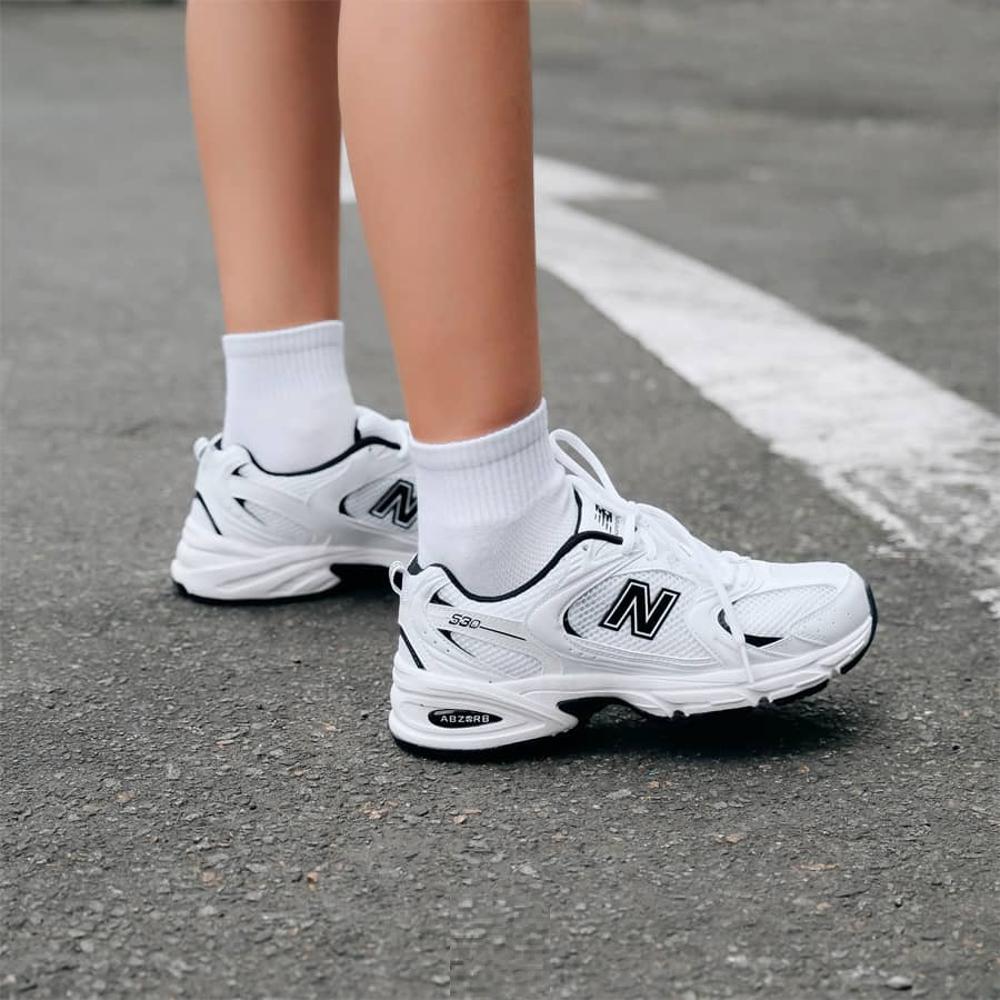 Sneakers New Balance White/Black Men's Lifestyle US Size 530