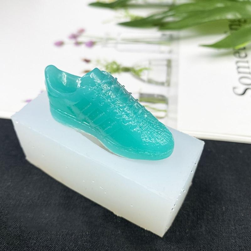 Stampo in silicone a forma di scarpe carine Stampo decorativo per ciondolo Stampo in silicone epossidico fatto a mano Stampi in resina epossidica Realizzazione di artigianato