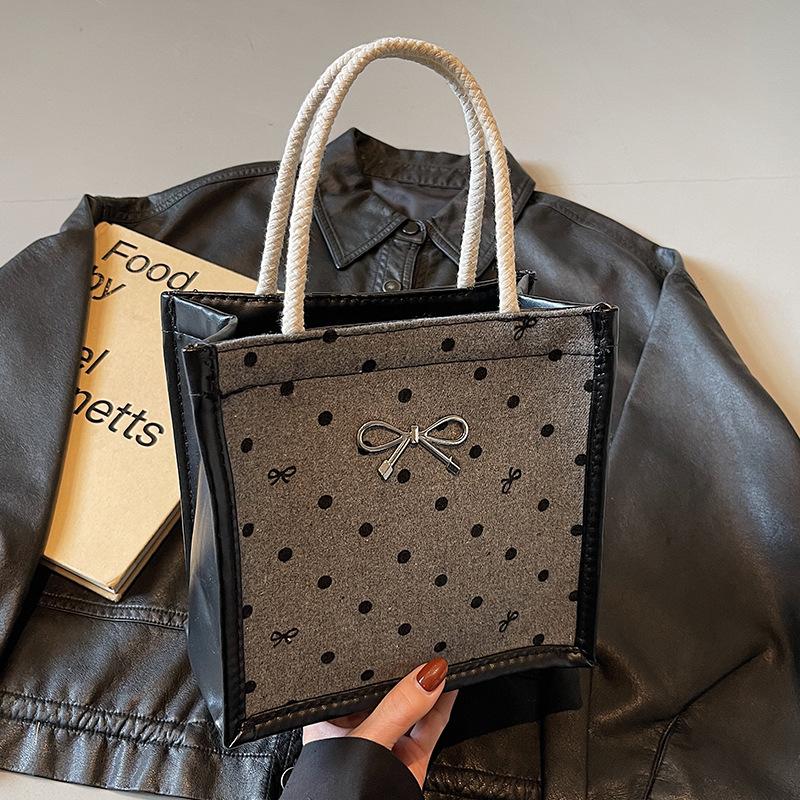 

Женская сумка большой вместимости, персонализированная сумка под мышкой, женская 2025 новая, с бантом, модная, на плечо, сумка-тоут