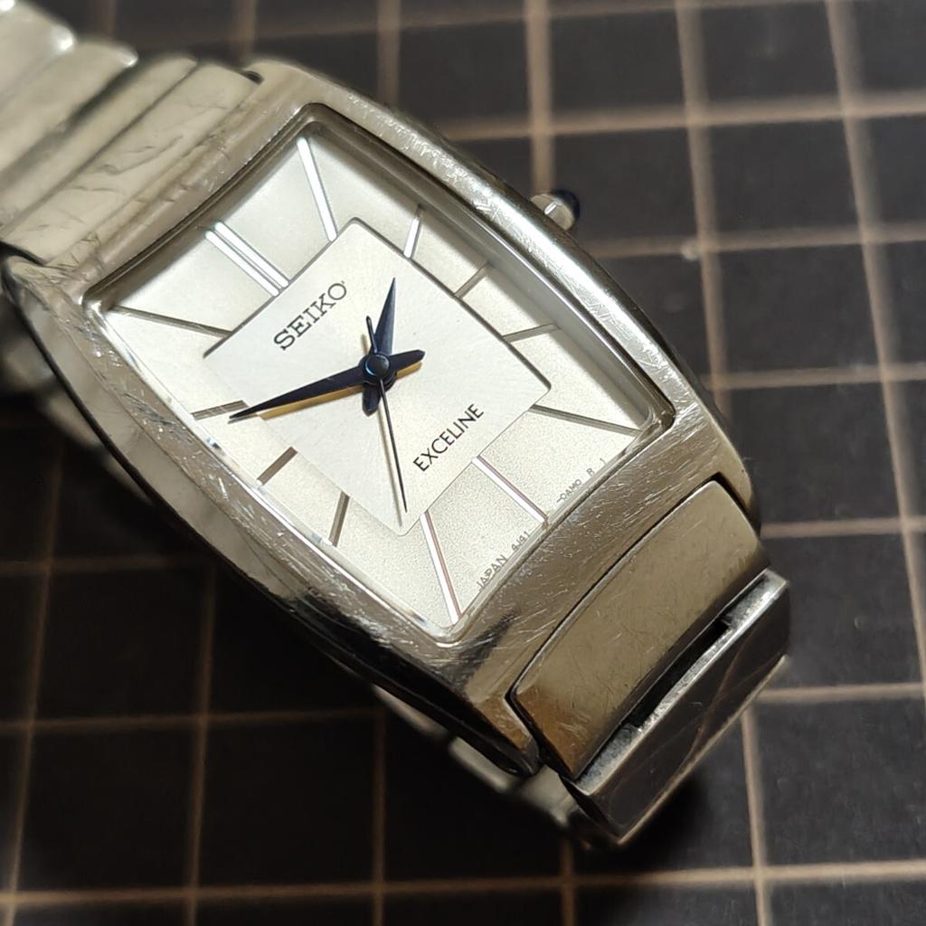 SEIKO Exceline Rectangular Blue 3 New Management K26 [Working Condition] Watch, Hands, Hands, Battery