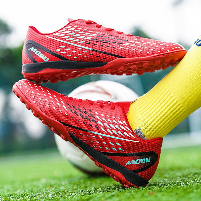 New low-top football shoes men's and women's long nails broken nails student sports outdoor football game training shoes