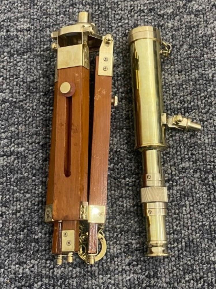 

Латунный телескоп с деревянной подставкой-штативом в морском стиле, винтажный декор для стола M аэро