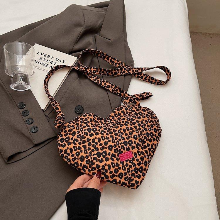 Heart Leopard Shoulder Bag Fashion Student All-match Hand Bags for Woman Casual Bolsos De Mujer Retro Sac Femme Portable Bolso