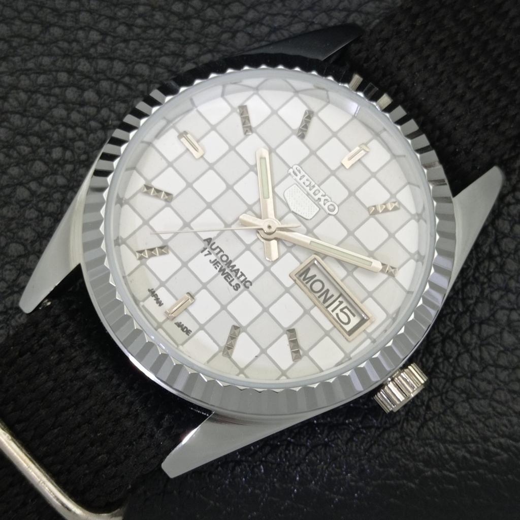 AUTOMATIC VINTAGE REFURBISHED SEIKO 5 JAPAN MENS WHITE DIAL WATCH A440393-4 Sk-a440393