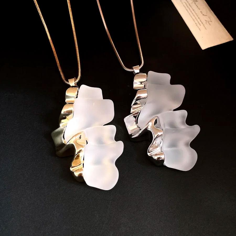 Fashion Geometric Y Shape Pendant Necklaces Women Ins Style Minimalist Irregular Clavicle Chains Exquisite Banquet Jewelry Gifts