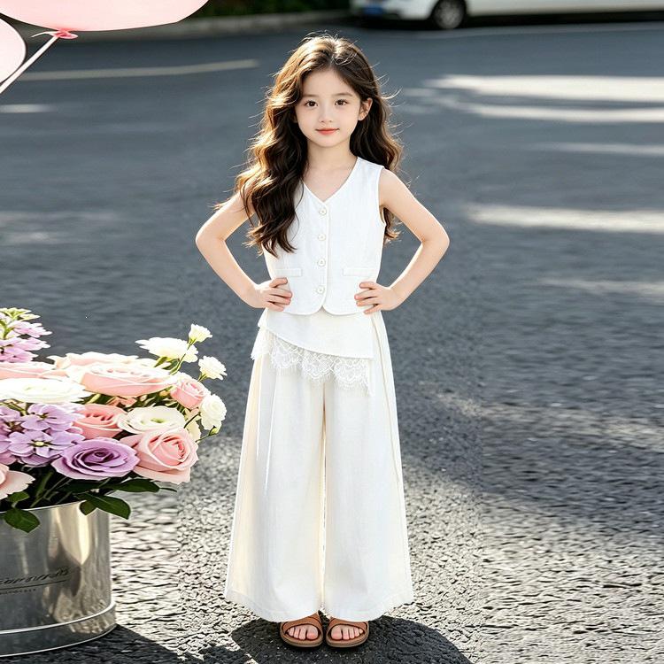 Korean Style Girls' Sleeveless Set - Summer 2026: Lace Trim Vest & Wide Leg Bloomers for Medium and Large Children