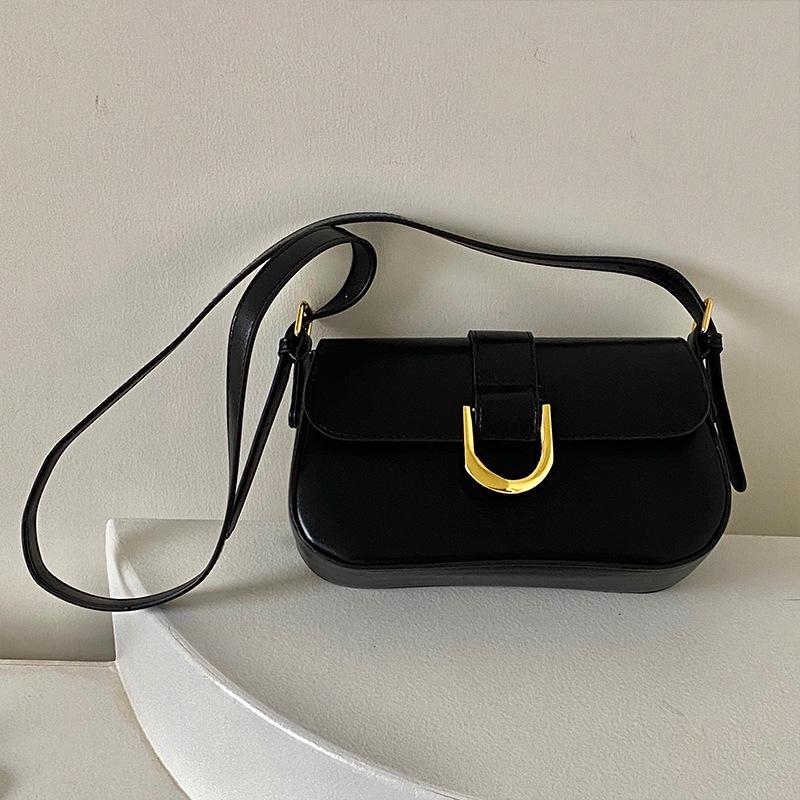 Premium Textured Bag Leather Shiny Retro Burgundy Horseshoe Buckle Fashionable Armpit Bag One Shoulder Crossbody Bag